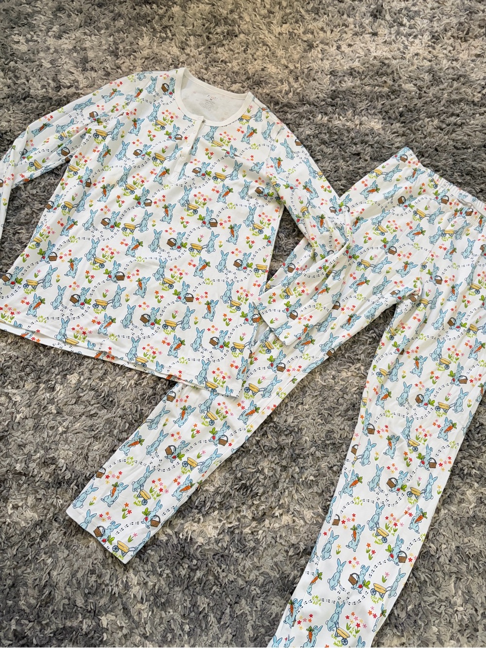ROLLER RABBIT HOPPY SPRING WOMENS BUNNY PAJAMAS 2 PC SET SZ M SOLD OUT